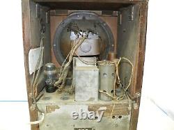 Radio AM Vintage General Electric S-22 Junior style Tombstone en bois #60977