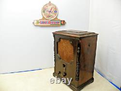 Radio AM Vintage General Electric S-22 Junior style Tombstone en bois #60977