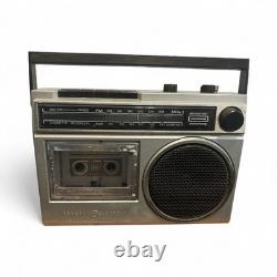 Radio/Enregistreur Cassette Portable AM/FM Vintage General Electric, No. 3-5240-D