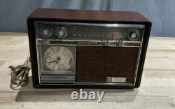 Radio GE General Electric C1580B des années 1960 vintage, non testée, rare, en très bon état