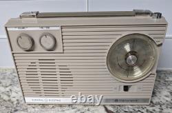 Radio GE à transistors 8 de la Défense Civile de la Guerre Froide des États-Unis, vintage des années 1960