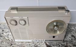 Radio GE à transistors 8 de la Défense Civile de la Guerre Froide des États-Unis, vintage des années 1960