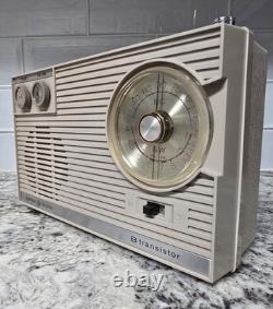 Radio GE à transistors 8 de la Défense Civile de la Guerre Froide des États-Unis, vintage des années 1960