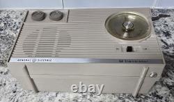 Radio GE à transistors 8 de la Défense Civile de la Guerre Froide des États-Unis, vintage des années 1960