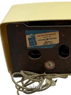 Radio General Electric avec horloge AM FM Modèle 516F Jaune Beurre VTG 1948-50
