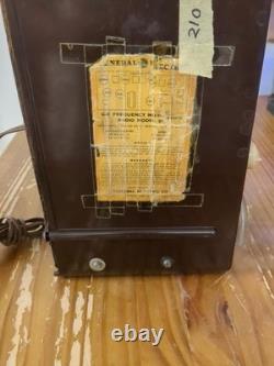 Radio General Electric vintage de 1948 modèle 210-212. Testé, fonctionne, voir photo