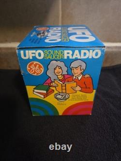 Radio Transistor AM Général Electric P2775A Soucoupe Son UFO Atomique avec Boîte