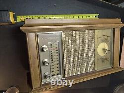 Radio Vintage General Electric C-540B en Noyer Fonctionne Mais a Besoin d'une Antenne