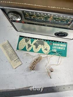 Radio Vintage General Electric GE World Monitor P-990A 17 Transistors 5 Bandes