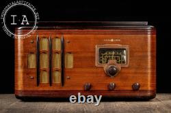 Radio Vintage Modèle E-53X par Canadian General Electric