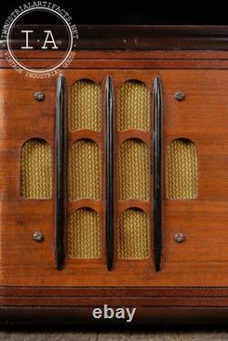 Radio Vintage Modèle E-53X par Canadian General Electric