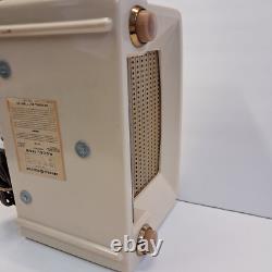 Radio à lampes Bakélite General Electric Modèle 115 des années 1940, fonctionne 115W, USA