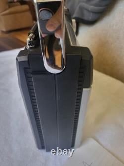 Radio à transistor vintage de collection General Electric Superadio II, modèle classique