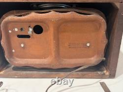 Radio à tube de table en bois vintage GE General Electric à ondes courtes AM, modèle 221