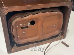 Radio à tube de table en bois vintage GE General Electric à ondes courtes AM, modèle 221