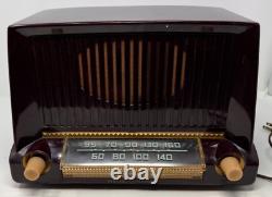 Radio à tube vintage GE General Electric modèle 404 bande AM en état de fonctionnement et révisée