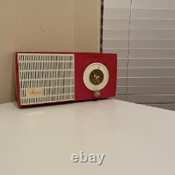 Radio à tubes AM modèle 471 de General Electric de 1955, rouge et blanc vintage, véritable charmeur