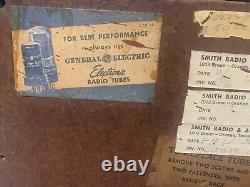 Radio à tubes Bakélite Modèle 115 General Electric Vintage 1948 Fabriquée aux États-Unis. Teste