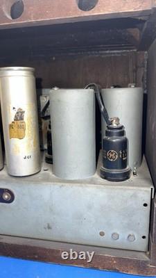 Radio à tubes Vintage General Electric GE E-72 en cabinet en bois années 1930 fonctionne.