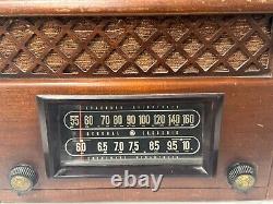 Radio à tubes de table en bois Vintage Ge General Electric AM à ondes courtes Modèle-221