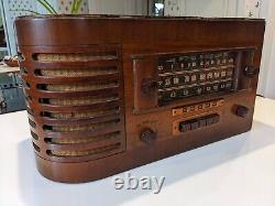 Radio à tubes en bois Vintage General Electric J-64 des années 1940 Broadcast & Shortwave