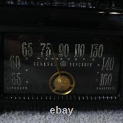 Radio à tubes vintage GE modèle 200 Bakélite noire AM General Electric fonctionne