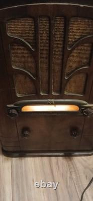 Radio à tubes vintage General Electric GE en forme de tombeau, Art déco, non testé, en état de fonctionnement