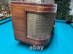 Radio à tubes vintage General Electric H-634 modèle L-573 en bois d'origine de 1939