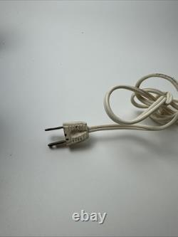 Radio à tubes vintage General Electric modèle 423 ivoire de 1951 fonctionne PROP TV