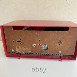 Radio à tubes vintage rouge et blanc modèle 471 AM de 1955 de General Electric, véritable charmeur