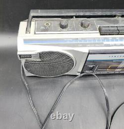 Radio cassette boombox vintage General Electric FM/AM modèle 3-5623A. Veuillez lire.