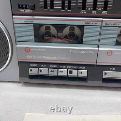 Radio-cassette portable stéréo vintage General Electric 3-5682A, boombox rétro