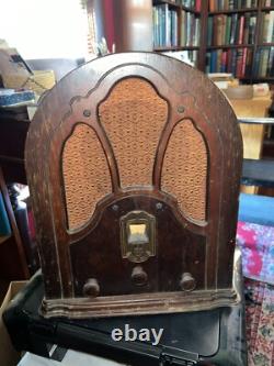 Radio cathédrale vintage General Electric GE J-70