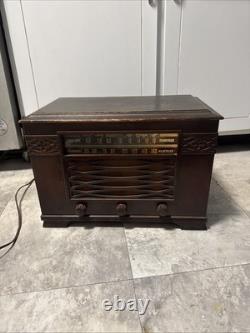 Radio de table à tubes en bois General Electric J62 vintage (1941) Lire