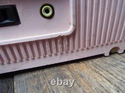 Radio-heure à tubes General Electric vintage GE, époque atomique, MCM, rose, en état de marche