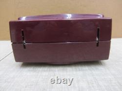 Radio portable AM à tubes de vide de type Ge Modèle 610 en bakélite bordeaux maroon vintage