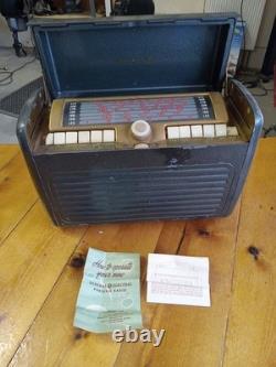 Radio portable à tubes AM et ondes courtes General Electric GE 260 vintage 1946/47