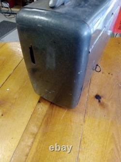 Radio portable à tubes AM et ondes courtes General Electric GE 260 vintage 1946/47