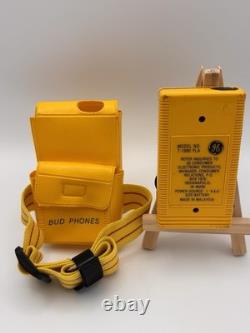 Radio portable vintage GE Action Pak AM/FM 7-1990 YLA avec étui, testé et fonctionne