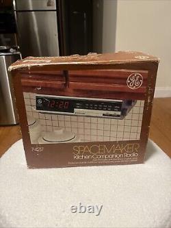 Radio-réveil AM/FM GE Spacemaker Kitchen Companion Modèle 7-4217A Complet