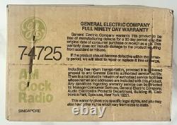 Radio-réveil AM General Electric 7-4725 Marque Singapour Neuf dans sa boîte scellée
