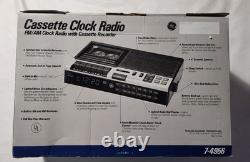 Radio-réveil FM/AM vintage GE avec enregistreur cassette et microphone intégré #7-4956 NEUF DANS LA BOÎTE