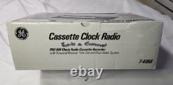 Radio-réveil FM/AM vintage GE avec enregistreur cassette et microphone intégré #7-4956 NEUF DANS LA BOÎTE