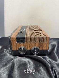 Radio-réveil General Electric 7-4305F en noyer AM/FM vintage avec alarme, testé et fonctionnel