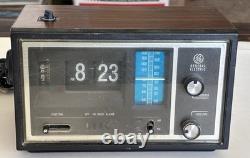 Radio-réveil à flip Vintage General Electric GE 7-4426D, testé et fonctionnel