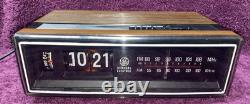 Radio-réveil à horloge à bascule General Electric GE vintage des années 1980 7-4305 neuf boîte ouverte