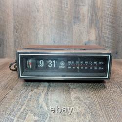 Radio-réveil à horloge à bascule vintage GE General Electric 7-4305D testé et fonctionnel