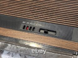 Radio- réveil vintage GE General Electric en bois noyer modèle 7-4305C AVEC BOÎTE