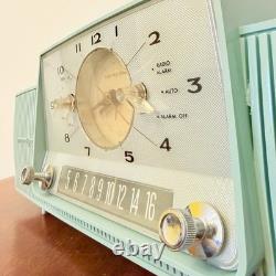 Radio-réveil vintage General Electric C-481b bleu bébé Tiffany à lampes