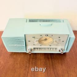 Radio-réveil vintage General Electric C-481b bleu bébé Tiffany à lampes